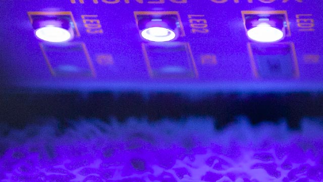 日亜化学製紫外線LEDを採用
