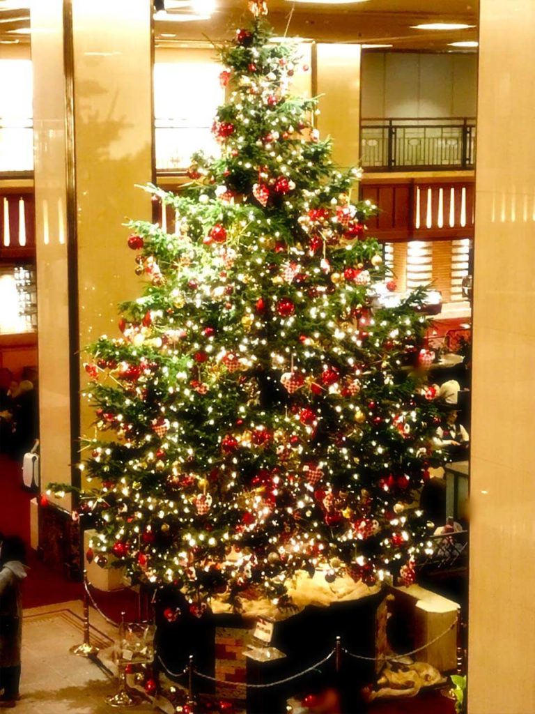 17年冬 都内ホテル クリスマスツリー施工 高輝度led Led 電球全般 照明製品の販売代理店 インパクト アイ